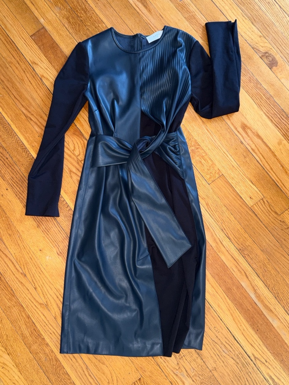 BEATRICE B Navy Faux-Leather Tie-Waist Long Sleeve combination dress size 6 midi